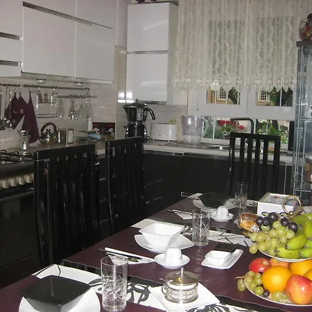 Beauty Moon Oda ve Kahvaltı 2*